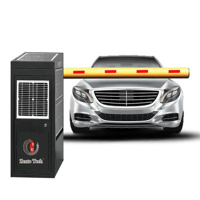 Parkeerpoort met zonne-energie voor toegangscontrole tot parkeerterrein met nieuwe energie